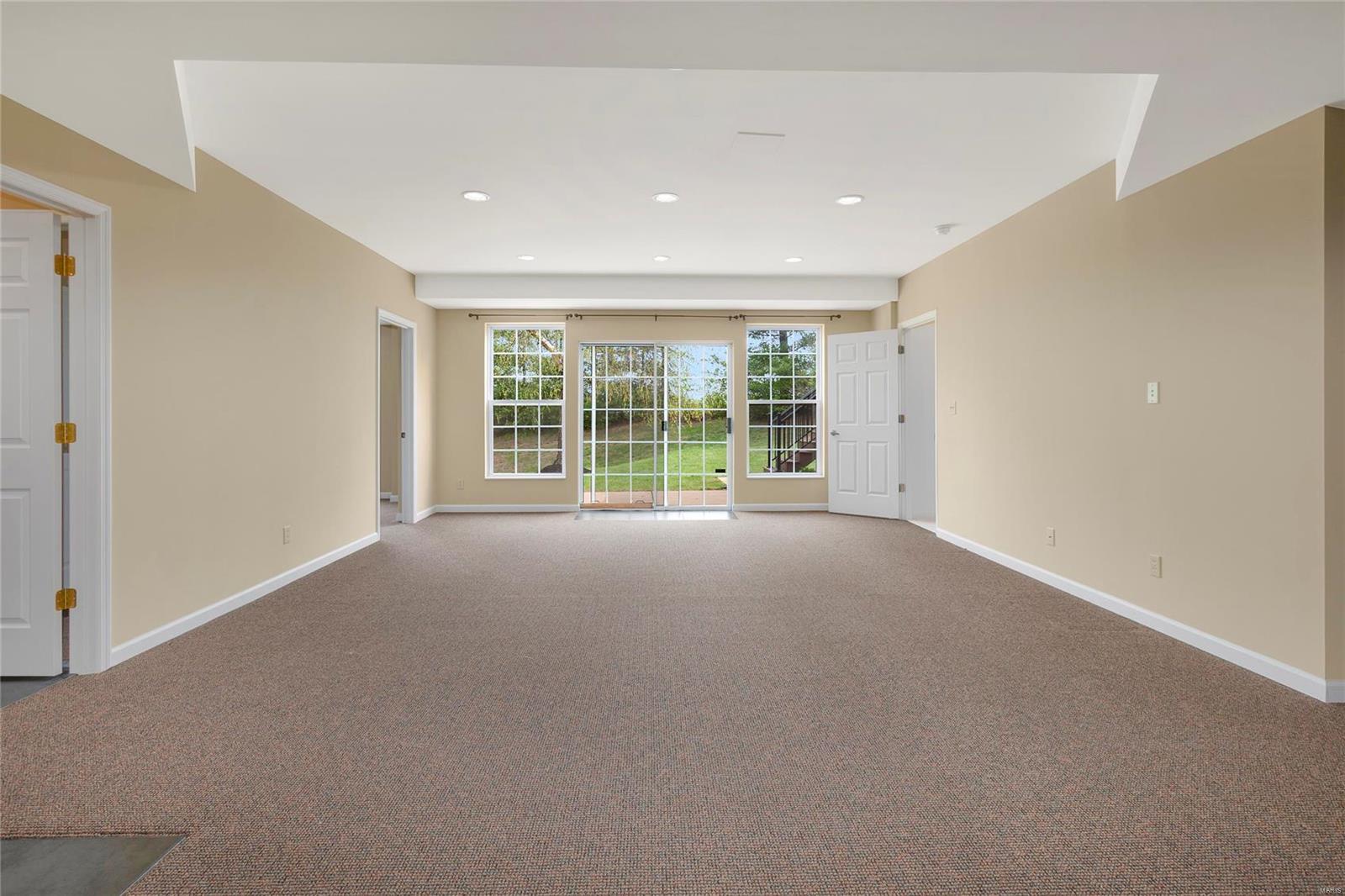 401 Equestrian Pointe Court Chesterfield, MO 63005 - Photo 28 of 46