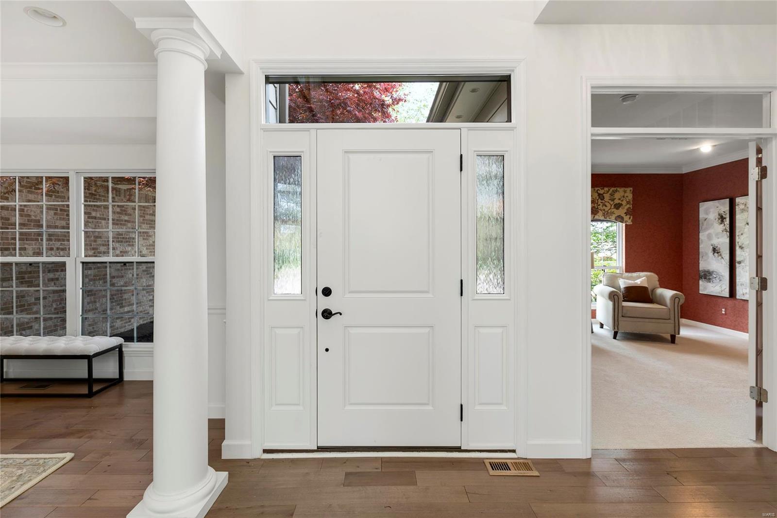 401 Equestrian Pointe Court Chesterfield, MO 63005 - Photo 3 of 46