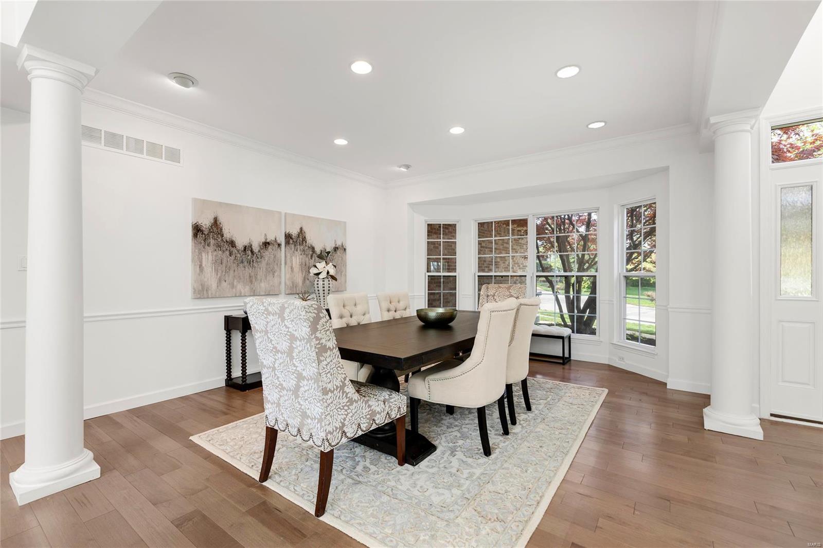 401 Equestrian Pointe Court Chesterfield, MO 63005 - Photo 4 of 46