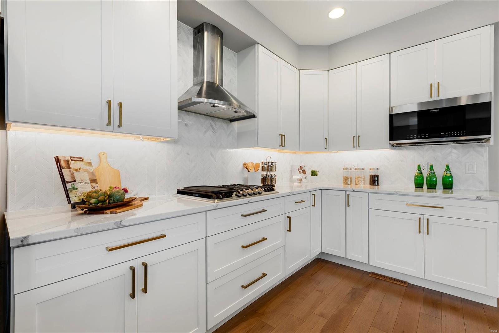 401 Equestrian Pointe Court Chesterfield, MO 63005 - Photo 10 of 46