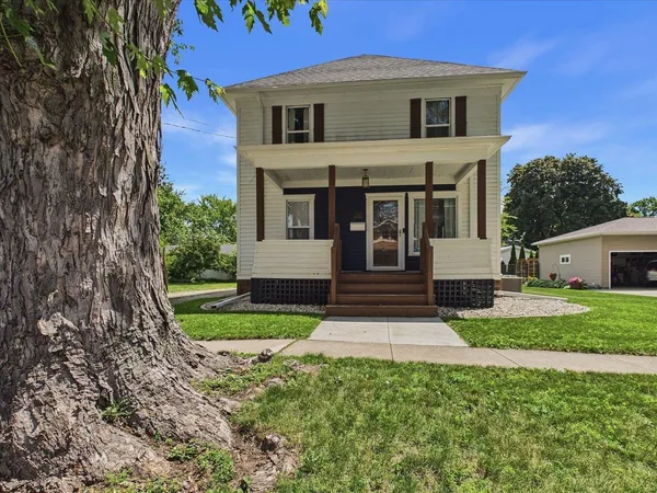 $285,000 | 450 Second Street, Randolph, WI 53956