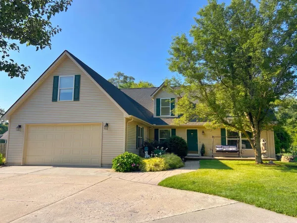 $450,000 | 2048 Collins Avenue, Utica, MI 48317