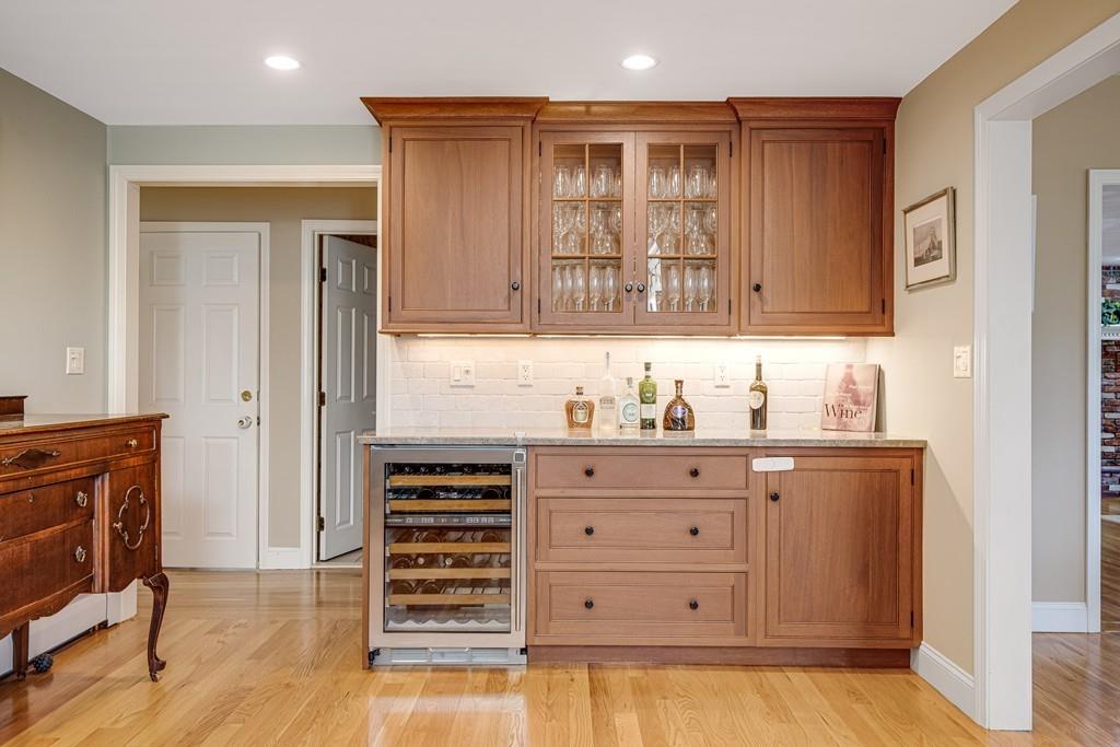 101 Spring Hill Road North Andover, MA 01845 - Photo 8 of 38 Gallery Image 8