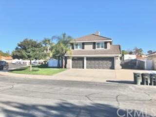 31841 Monique Circle Temecula, CA 92591 - Photo 4 of 41 a front view of a house with a yard and garage