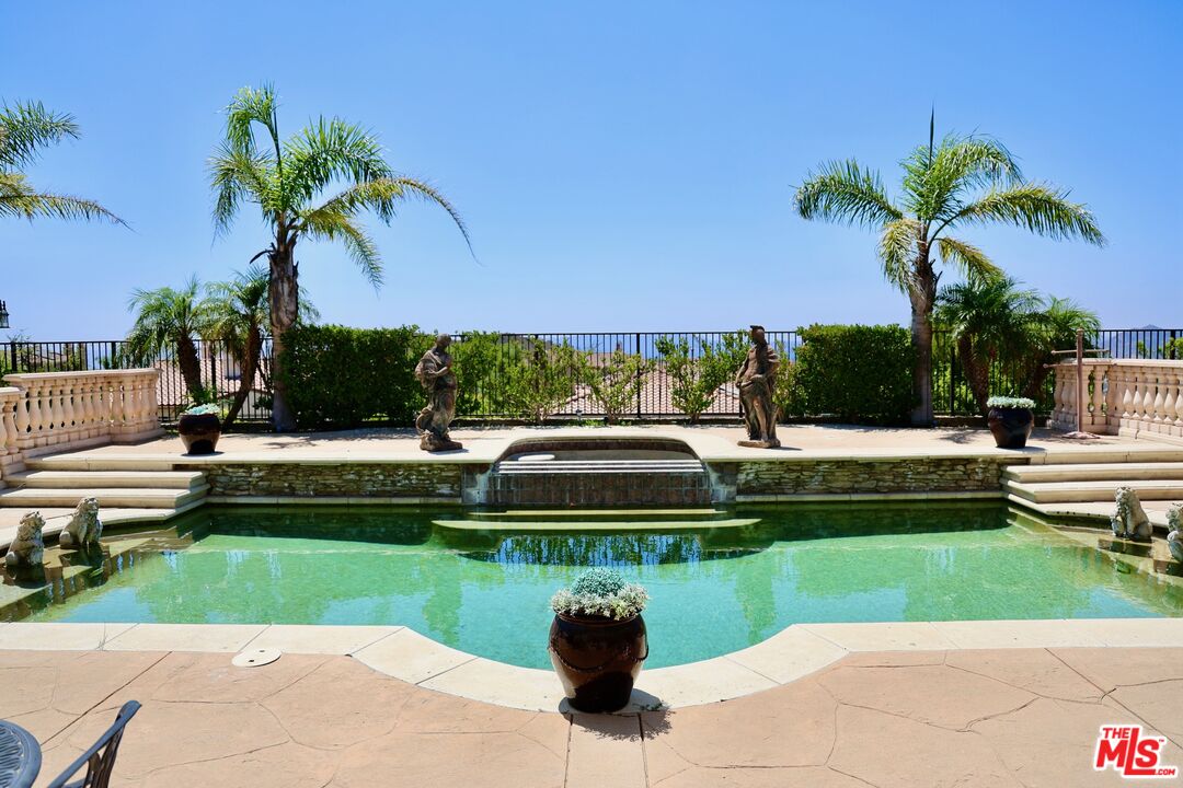 20334 West Vía Mantua Porter Ranch, CA 91326 - Photo 15 of 59