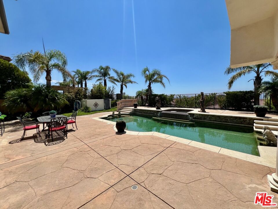 20334 West Vía Mantua Porter Ranch, CA 91326 - Photo 16 of 59