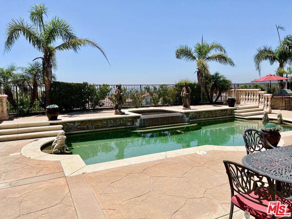 20334 West Vía Mantua Porter Ranch, CA 91326 - Photo 17 of 59