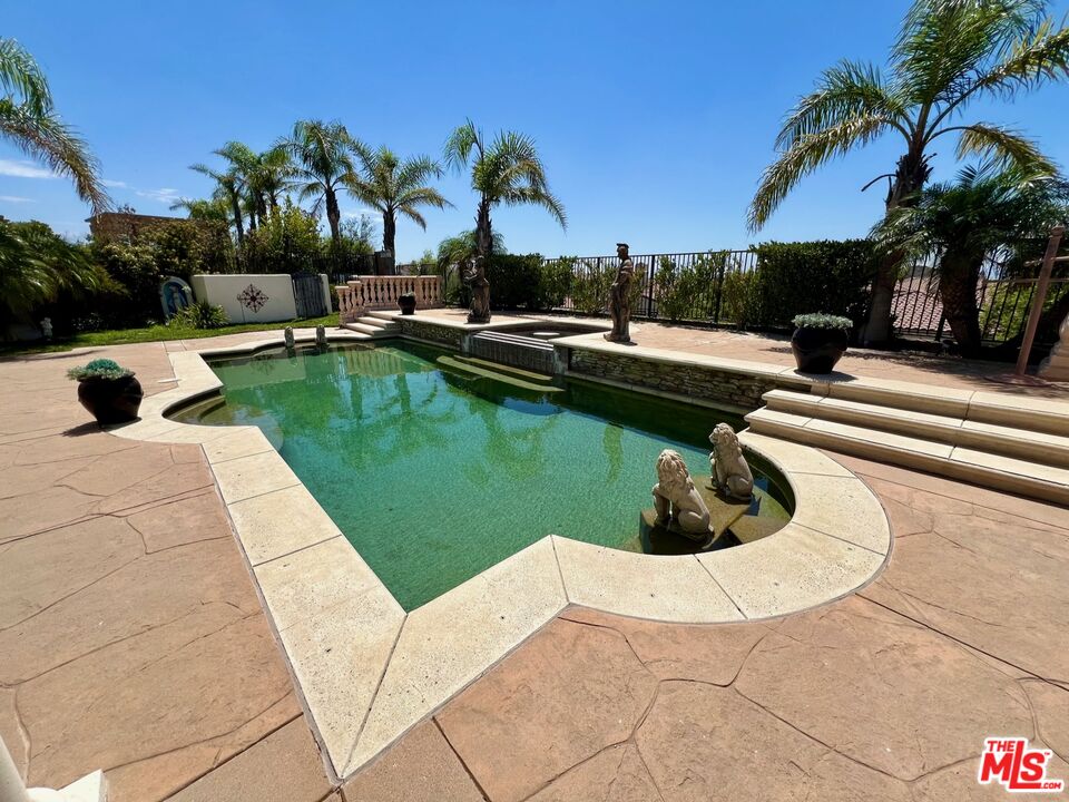 20334 West Vía Mantua Porter Ranch, CA 91326 - Photo 2 of 59