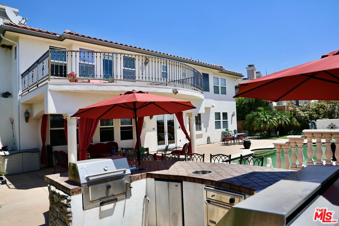 20334 West Vía Mantua Porter Ranch, CA 91326 - Photo 21 of 59