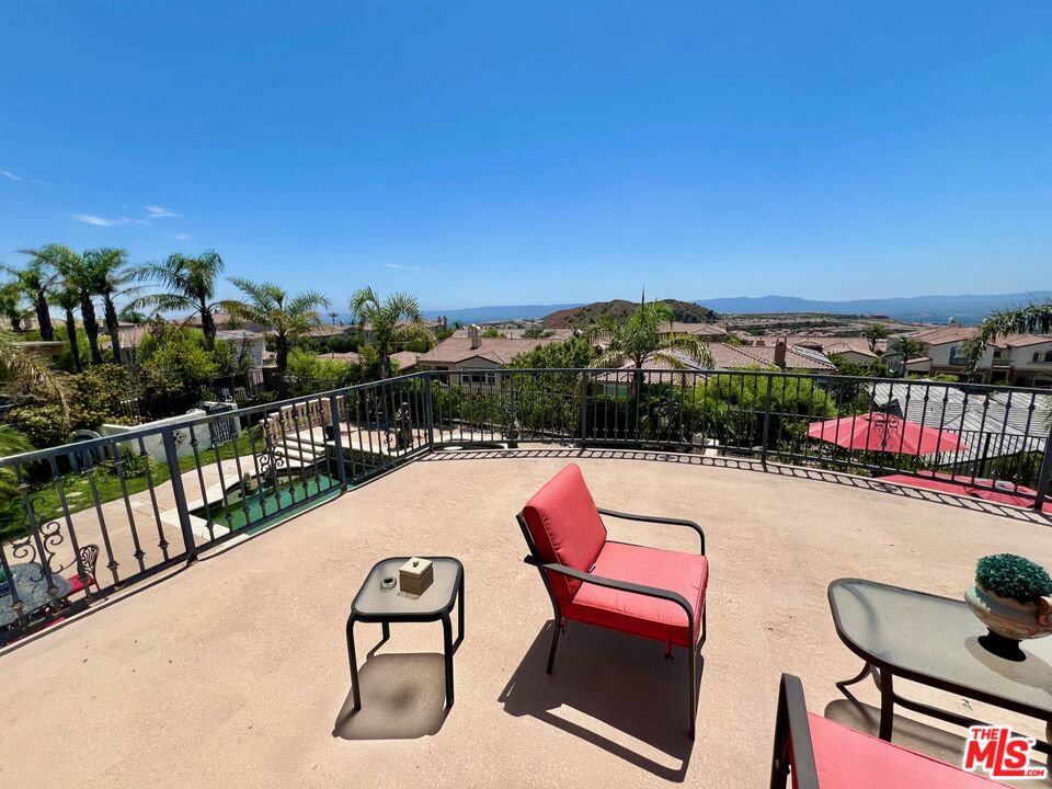 20334 West Vía Mantua Porter Ranch, CA 91326 - Photo 26 of 59