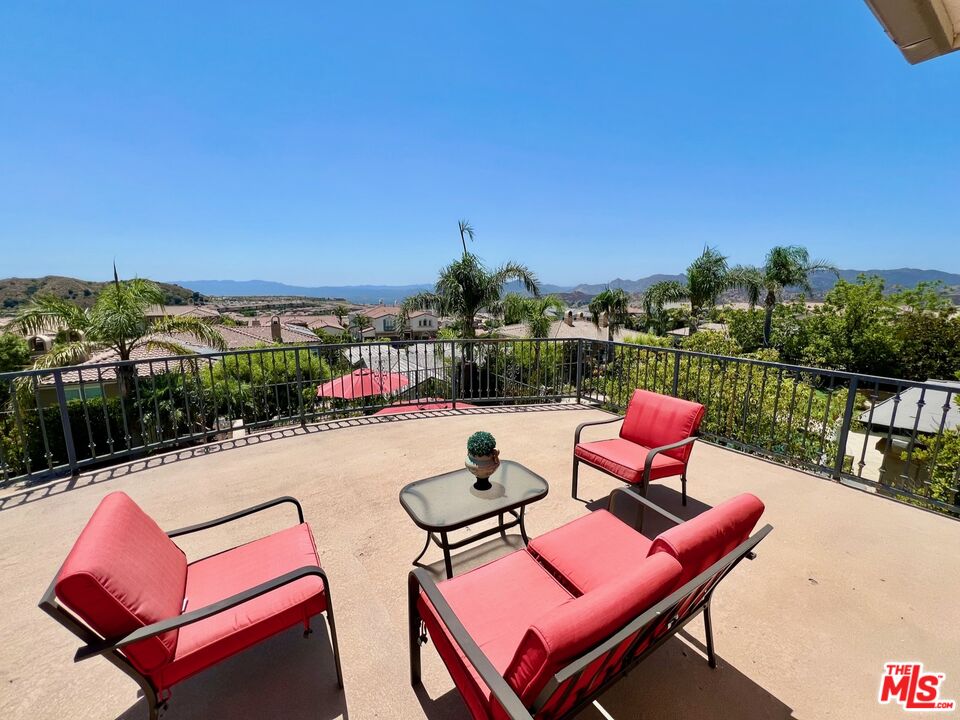 20334 West Vía Mantua Porter Ranch, CA 91326 - Photo 27 of 59