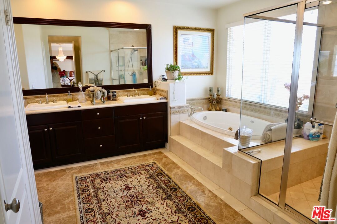20334 West Vía Mantua Porter Ranch, CA 91326 - Photo 8 of 59