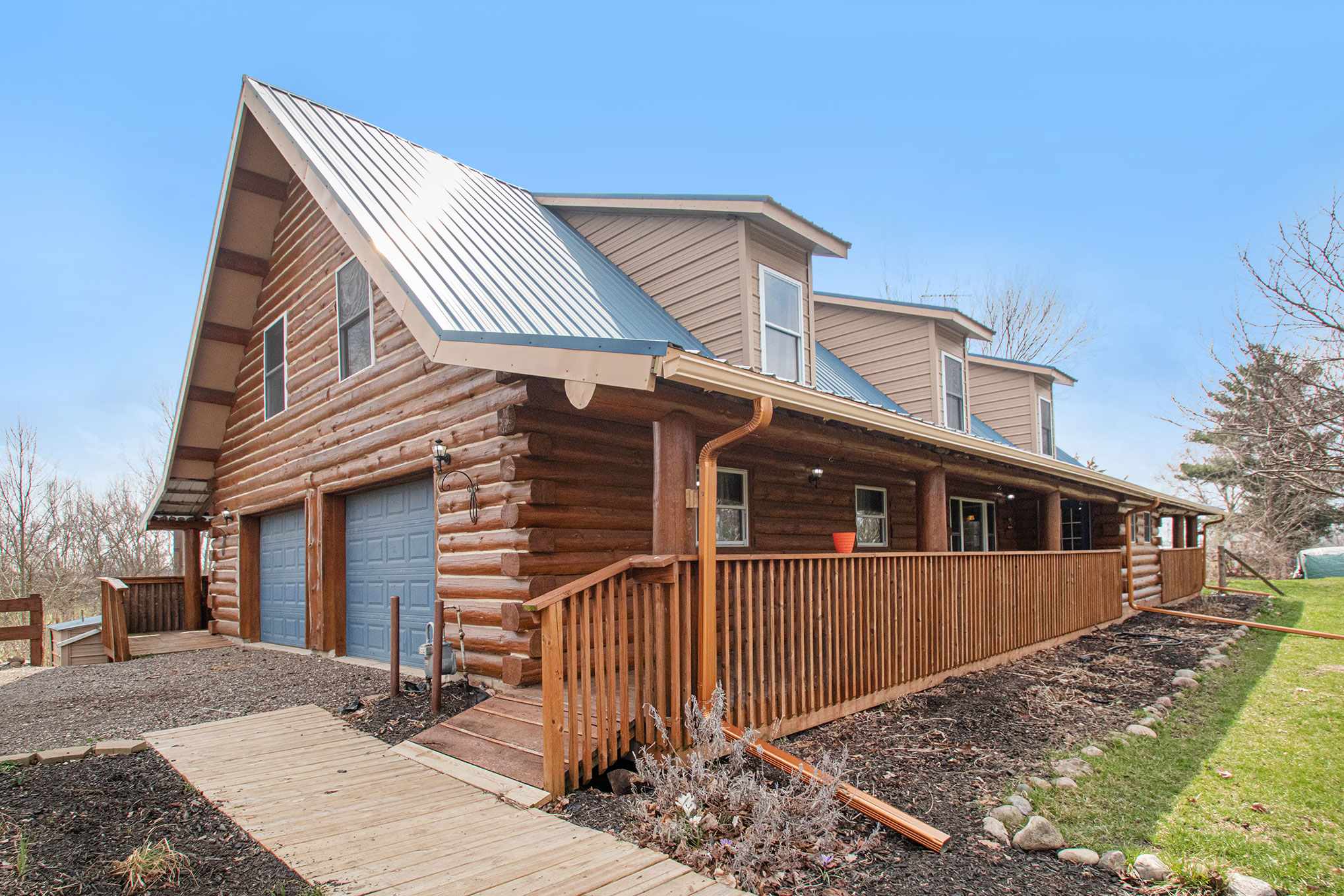 220 East 700 North Howe, IN 46746 - Photo 2 of 33 Gallery Image 2