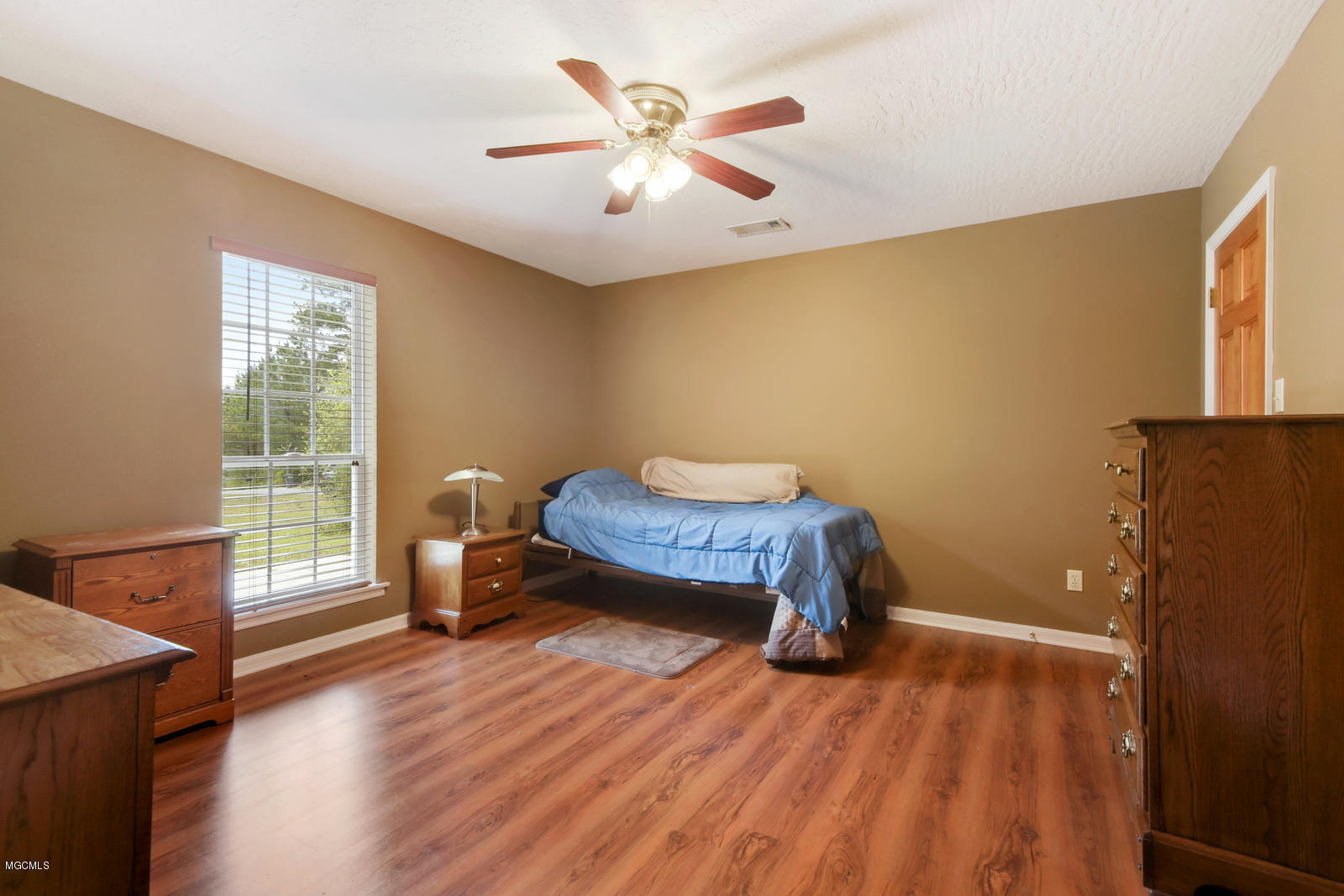 19 Twin Lakes Road Wiggins, MS 39577 - Photo 14 of 22 017_1600x1067_mls_1600x1067