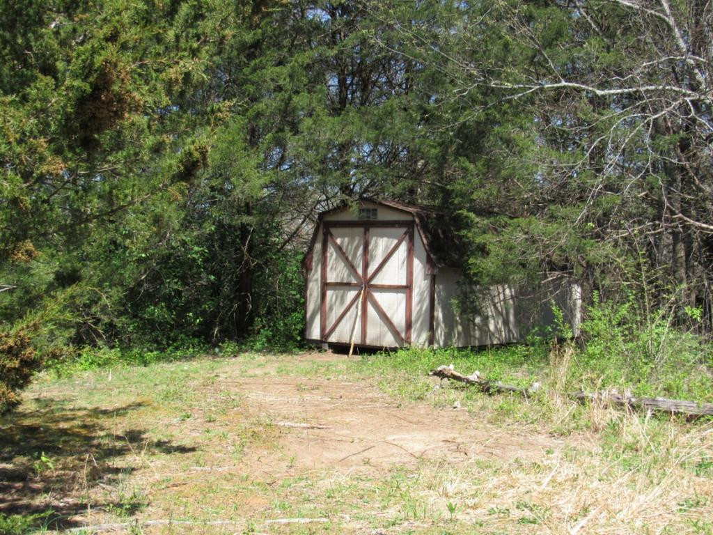 377 Ealey Road Greeneville, TN 37743 - Photo 15 of 23 Storage Building