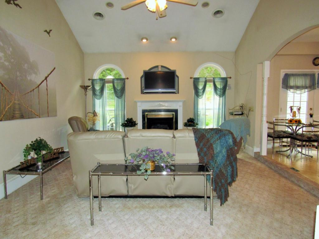 377 Ealey Road Greeneville, TN 37743 - Photo 2 of 23 Great Room