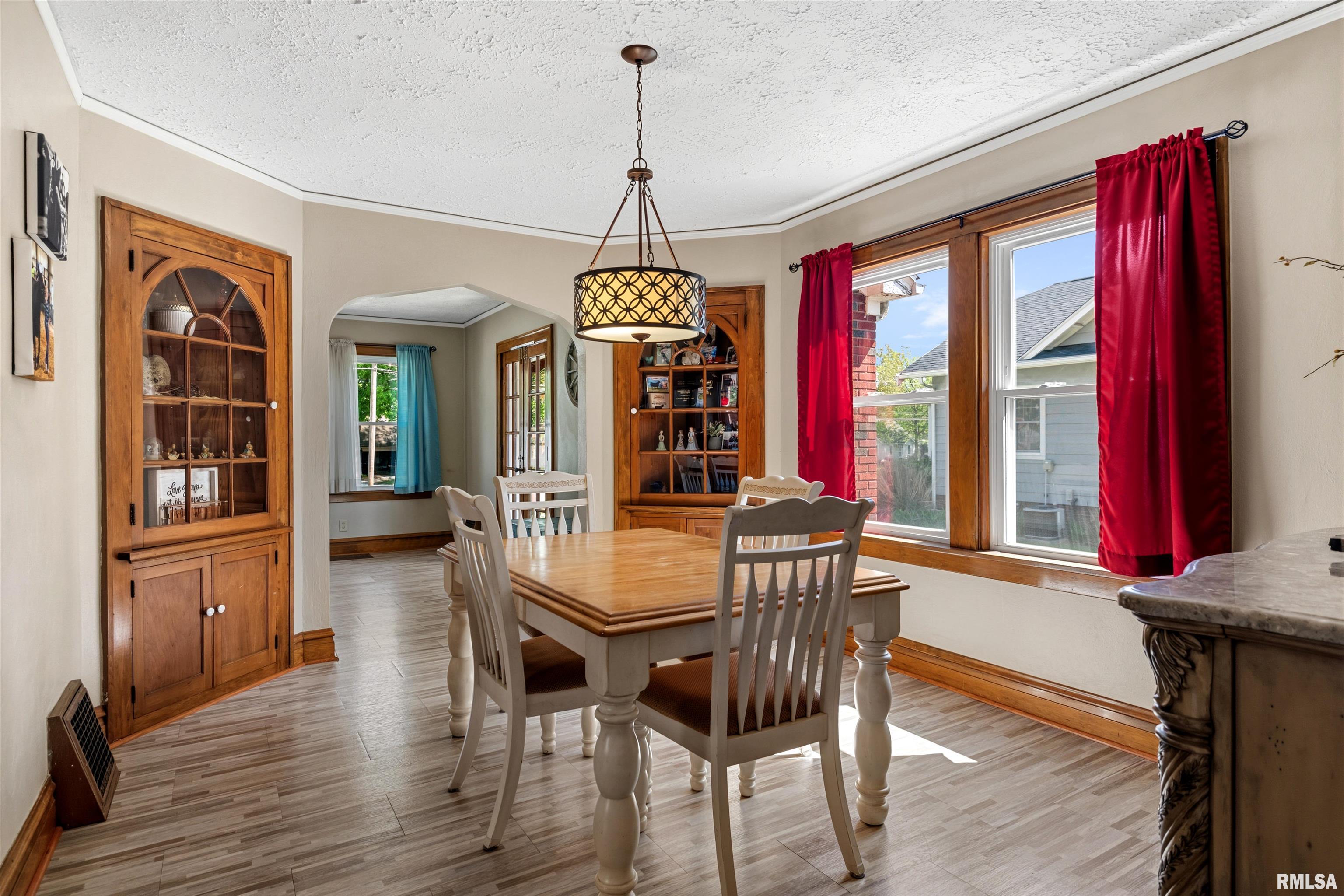 1841 Mound Road Jacksonville, IL 62650 - Photo 8 of 41 Gallery Image 8