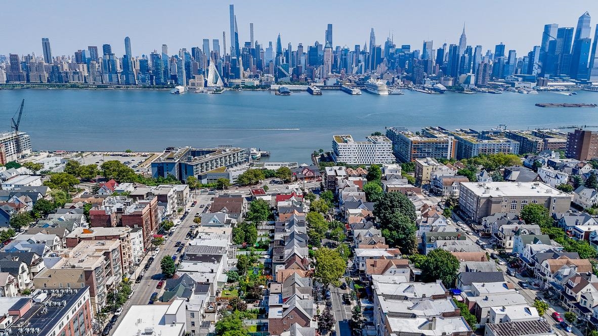 41 47th Street, Unit 2 Weehawken, NJ 07086 - Photo 3 of 22 a view of a lake