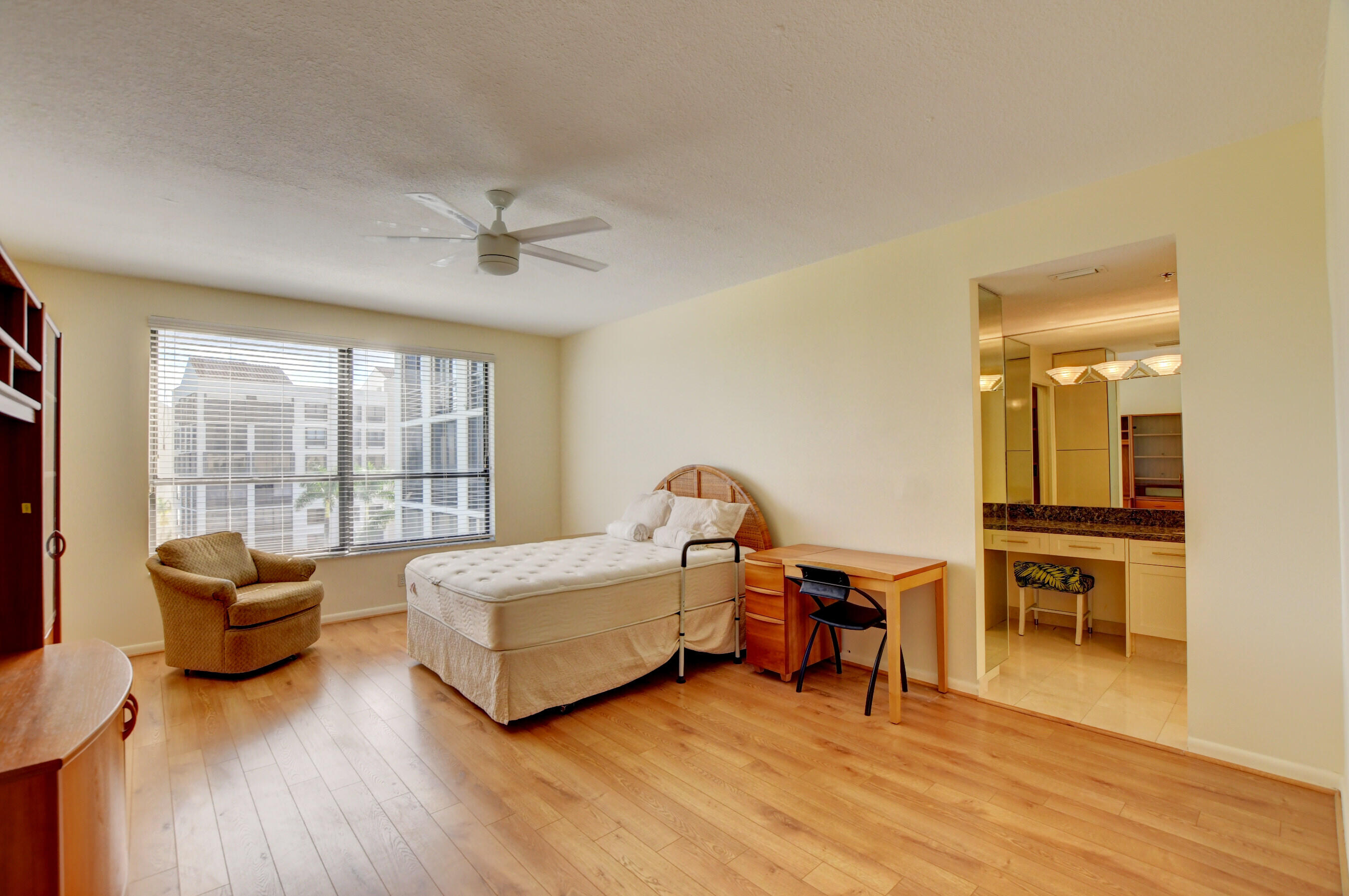 7351 Promenade Drive, Unit 602F Boca Raton, FL 33433 - Photo 20 of 48 17 Primary bedroom