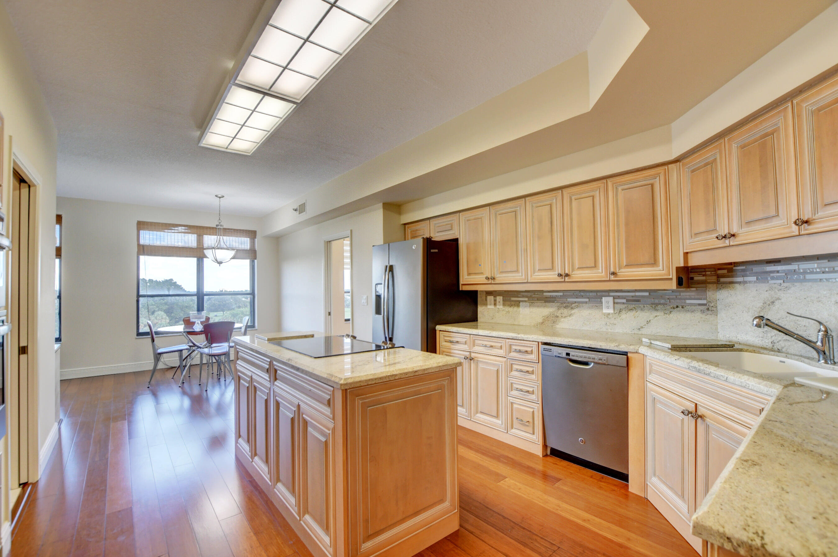 7351 Promenade Drive, Unit 602F Boca Raton, FL 33433 - Photo 31 of 48 28 kitchen
