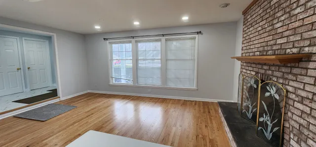 $549,900 | 105 Aspen Drive, Schaumburg, IL 60193