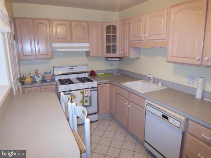 238 South Exeter Street Baltimore, MD 21202 - Photo 7 of 17 Kitchen