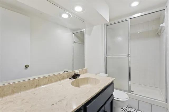 $329,900 | 410 Northeast Corsicana Street, Lee's Summit, MO 64086