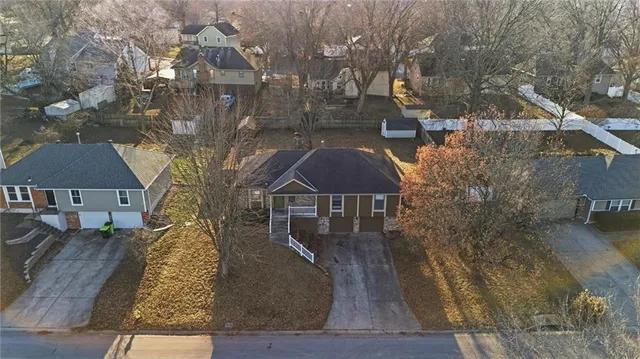 $329,900 | 410 Northeast Corsicana Street, Lee's Summit, MO 64086