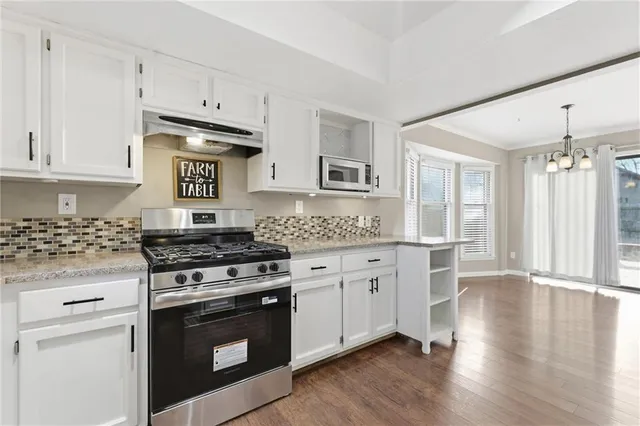 $329,900 | 410 Northeast Corsicana Street, Lee's Summit, MO 64086