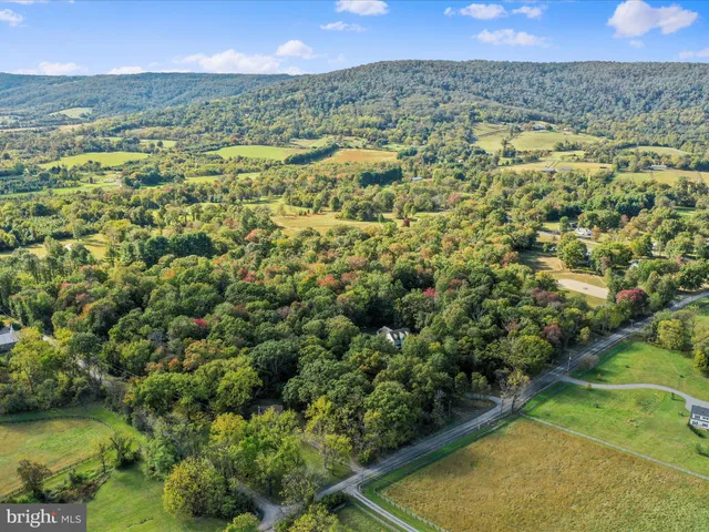 $1,275,000 | 19935 Foggy Bottom Road, Bluemont, VA 20135
