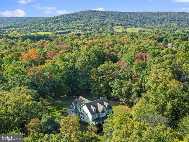$1,275,000 | 19935 Foggy Bottom Road, Bluemont, VA 20135
