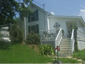 18660 Cleveland Road Abingdon, VA 24211 - Photo 1 of 8 Photo 1