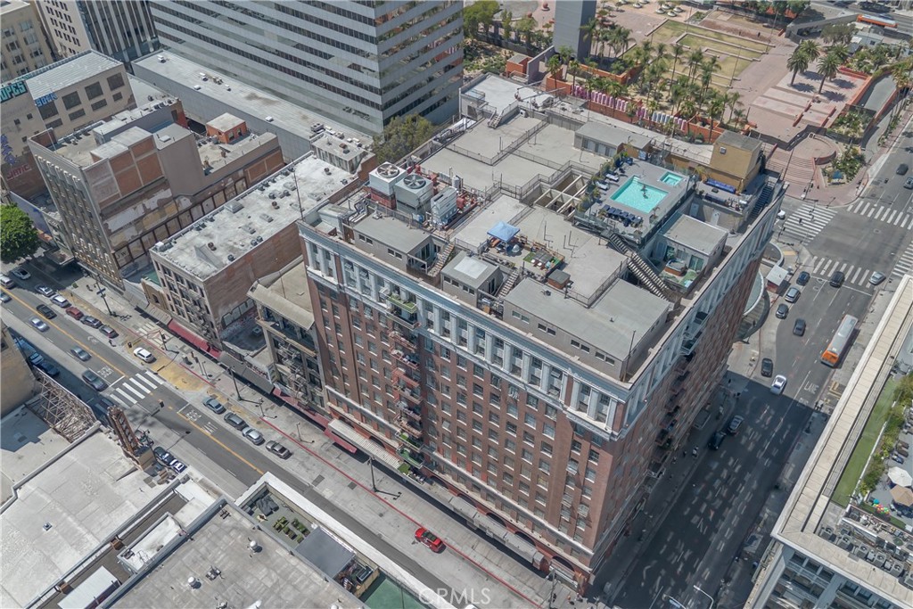 312 West 5th Street, Unit 1109 Los Angeles, CA 90013 - Photo 24 of 47 an aerial view of a building