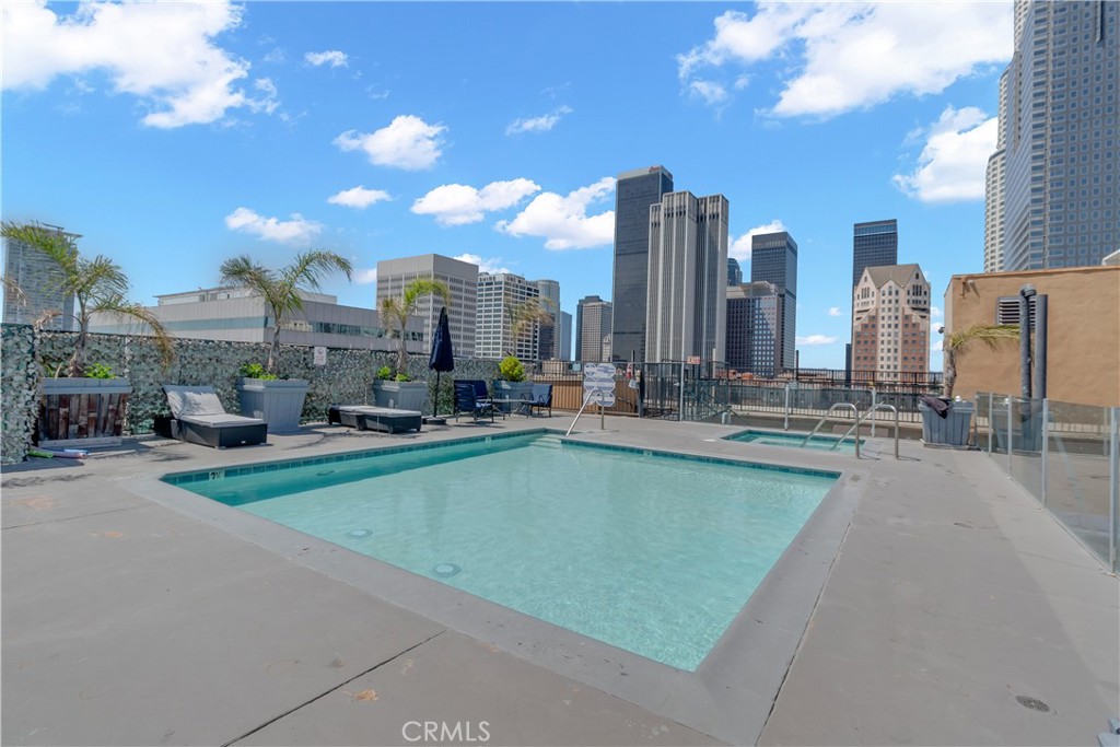 312 West 5th Street, Unit 1109 Los Angeles, CA 90013 - Photo 43 of 47 a view of a city with tall buildings