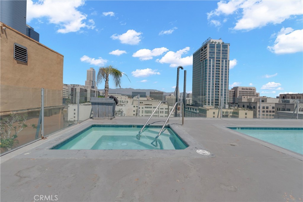 312 West 5th Street, Unit 1109 Los Angeles, CA 90013 - Photo 44 of 47 a view of a city with tall buildings