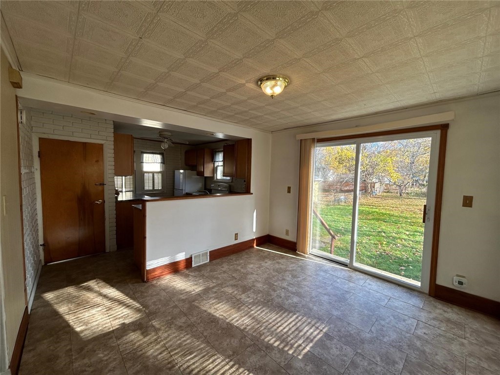 125 Windsor Road Greece, NY 14612 - Photo 10 of 21