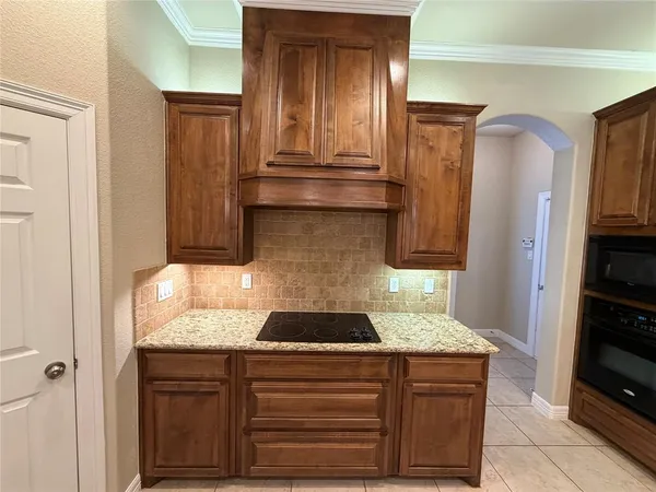 $2,900 | 414 Grey Wolf Trail, Weatherford, TX 76087