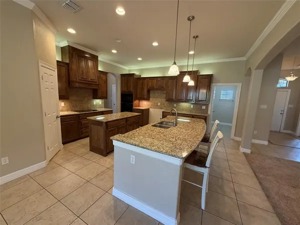 $2,900 | 414 Grey Wolf Trail, Weatherford, TX 76087