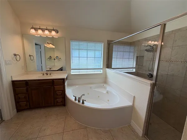 $2,900 | 414 Grey Wolf Trail, Weatherford, TX 76087