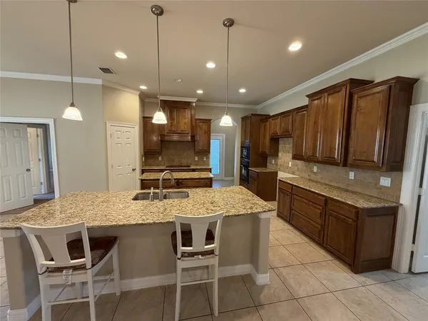 $2,900 | 414 Grey Wolf Trail, Weatherford, TX 76087