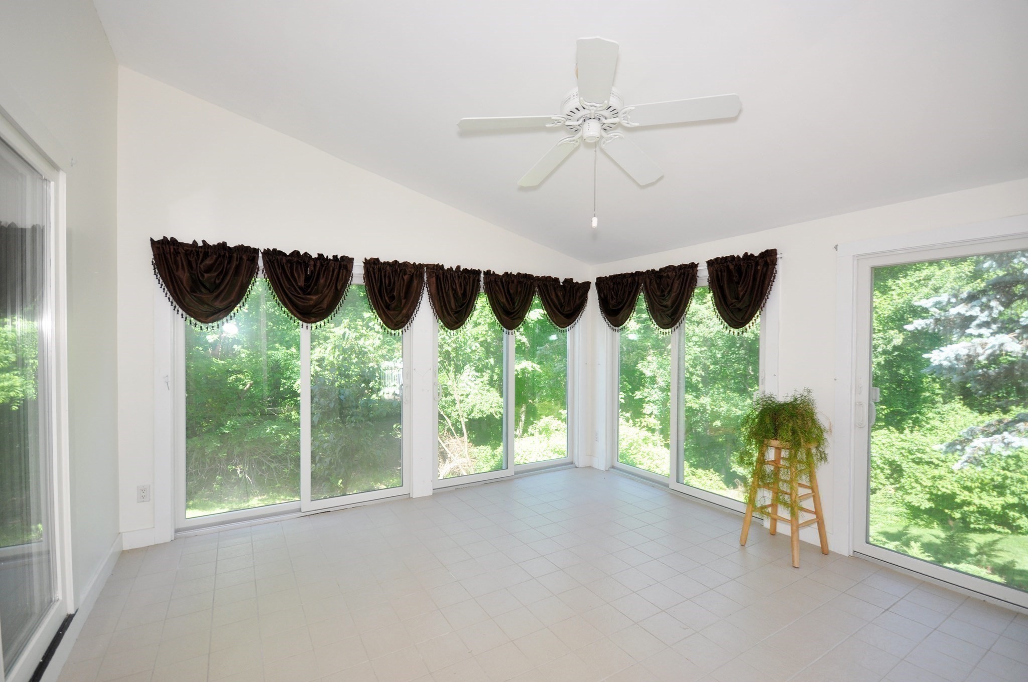 9 Breezy Point Road Acton, MA 01720 - Photo 22 of 42 Gallery Image 22