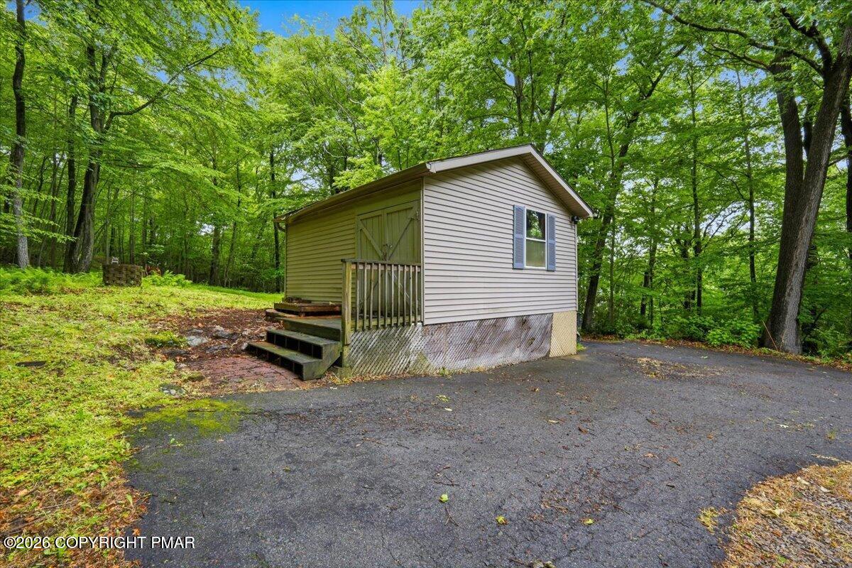 706 Foxtown Hill Road Stroudsburg, PA 18360 - Photo 31 of 34 Shed