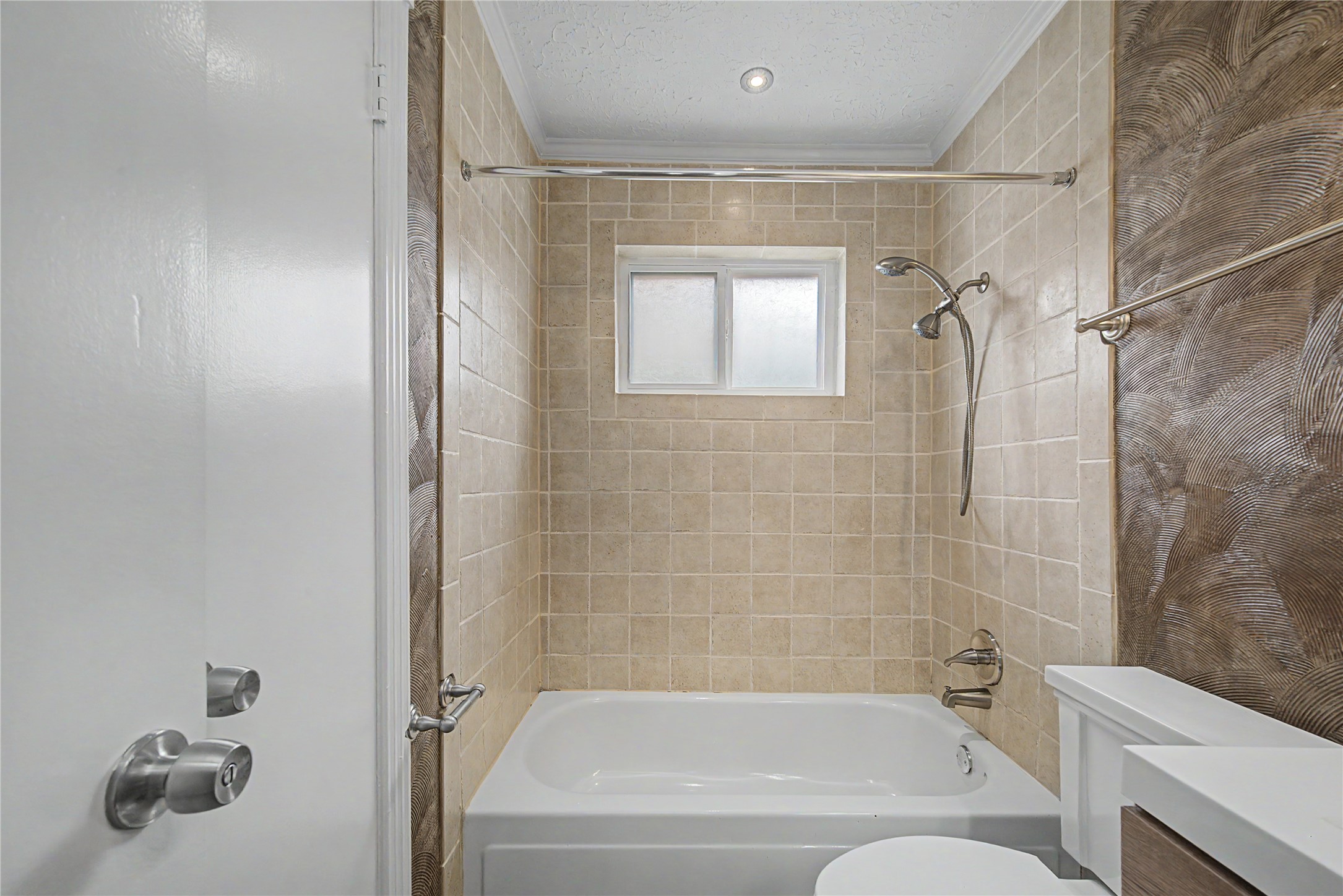 4210 Mossygate Drive Spring, TX 77373 - Photo 11 of 33 Guest bath