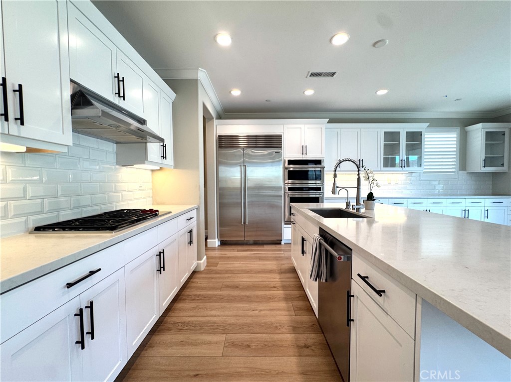 291 Barnes Road Tustin, CA 92782 - Photo 7 of 28