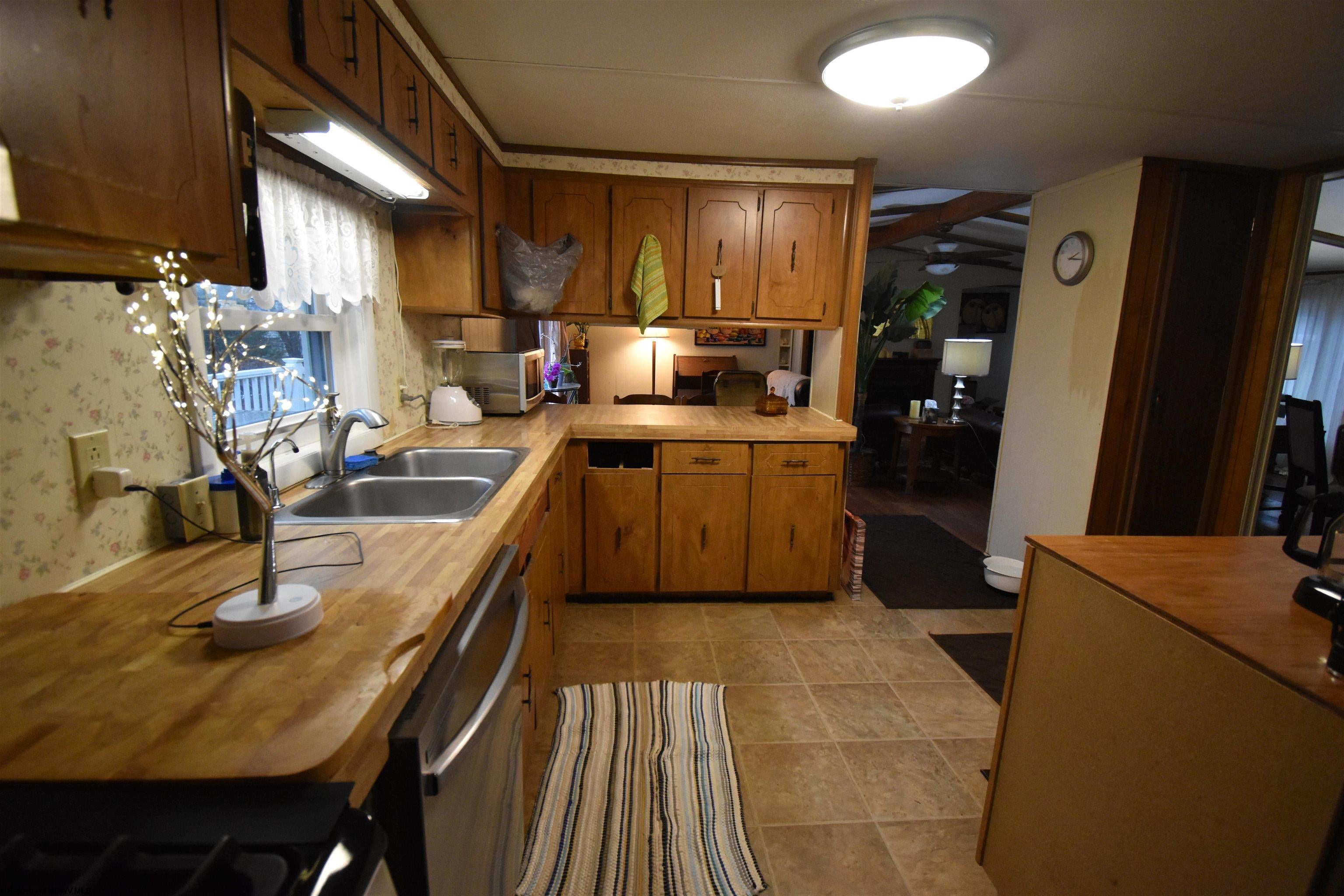 494 Tyrone Road Morgantown, WV 26508 - Photo 8 of 36 Gallery Image 8