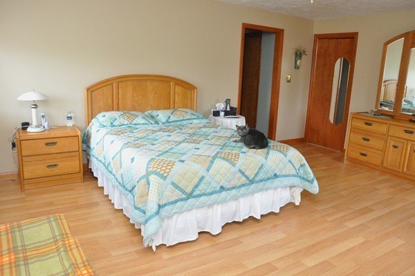 22 Howland Road Berkley, MA 02779 - Photo 17 of 30 Gallery Image 17