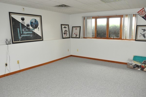 22 Howland Road Berkley, MA 02779 - Photo 20 of 30 Gallery Image 20