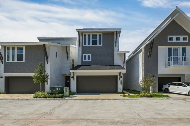 $2,500 | 7609 Victory Reserve Street, Houston, TX 77088