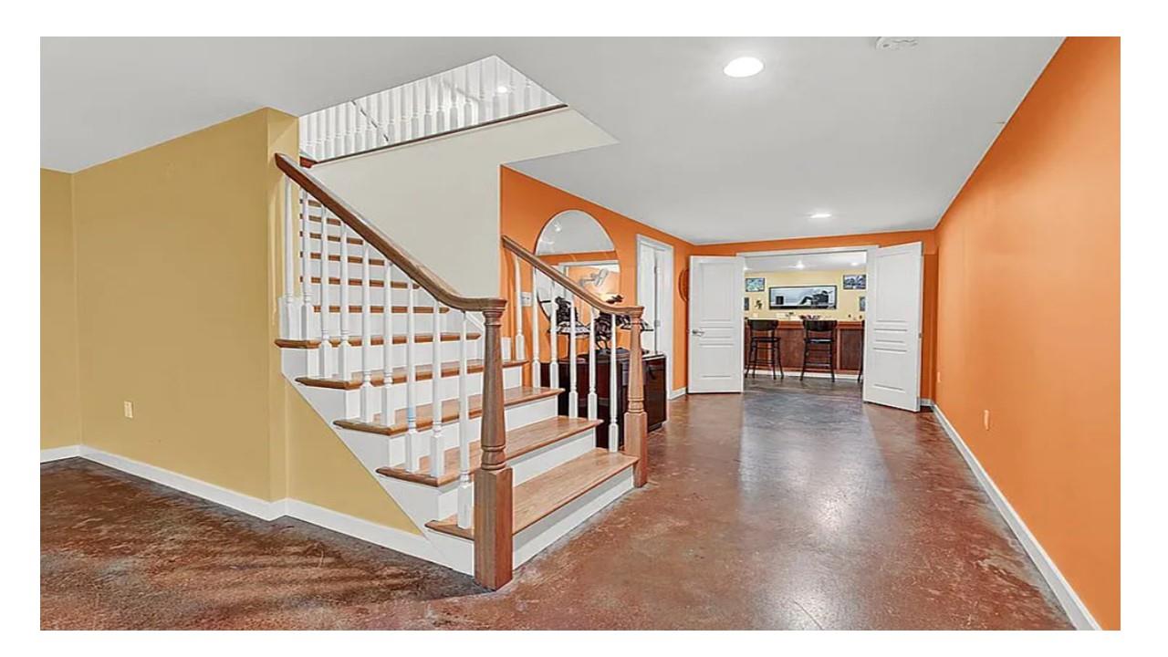 190 Penaluna Road Monroe, NY 10950 - Photo 28 of 36 a view of entryway with wooden floor