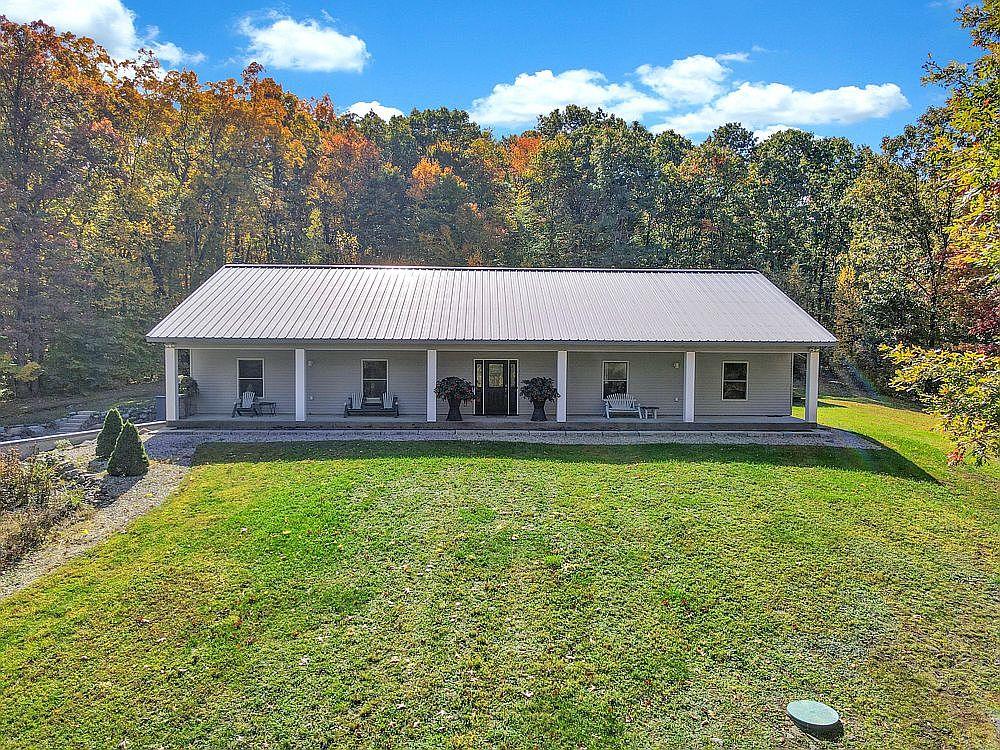 190 Penaluna Road Monroe, NY 10950 - Photo 6 of 36 a front view of a house with garden